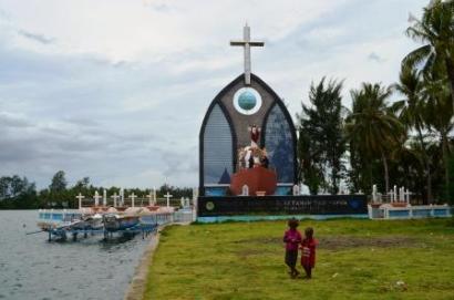 Tugu Pekabaran Injil di Metu Debi