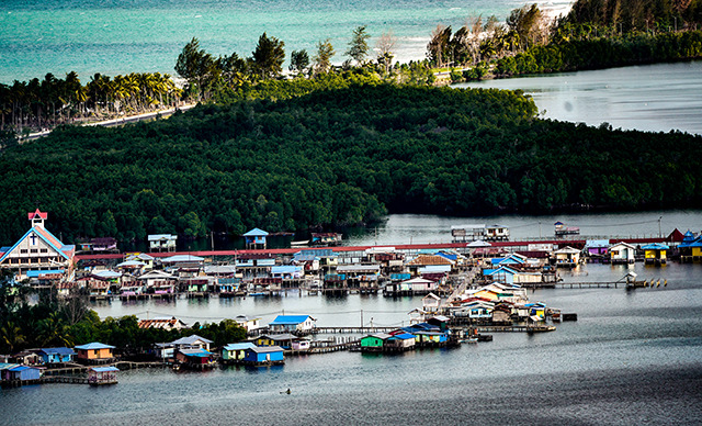 Kampung Injros